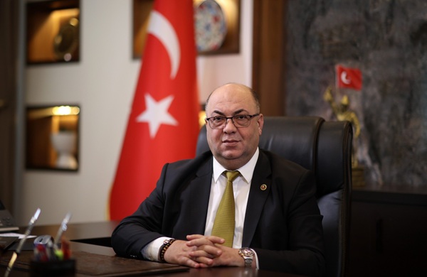 Ramazan ayının manevi huzurunu paylaşan Dulkadiroğlu Belediye Başkanı Mehmet Akpınar,