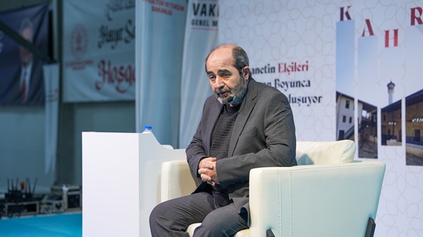 Kahramanmaraş Büyükşehir Belediyesi’nin Ramazan etkinlikleri kapsamında düzenlenen söyleşi programının konuğu