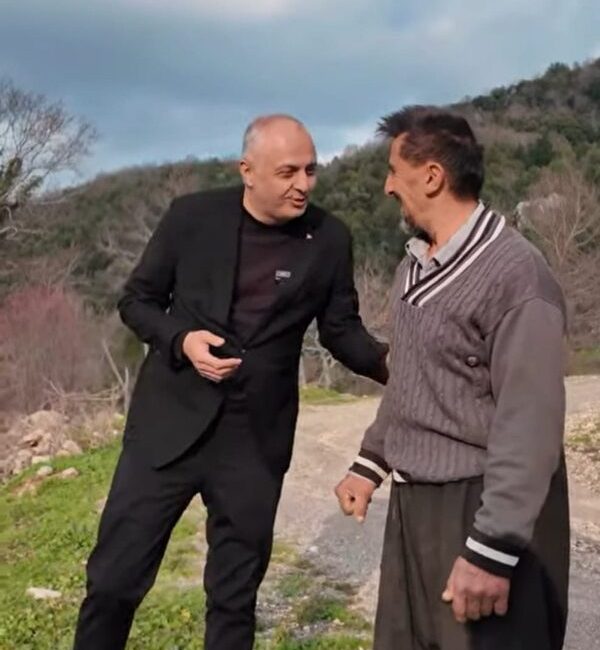 Belediye Başkanı Ahmet Sinan Gökşen, Darıovası Mahallesi sakinleriyle buluştu. Yaşam