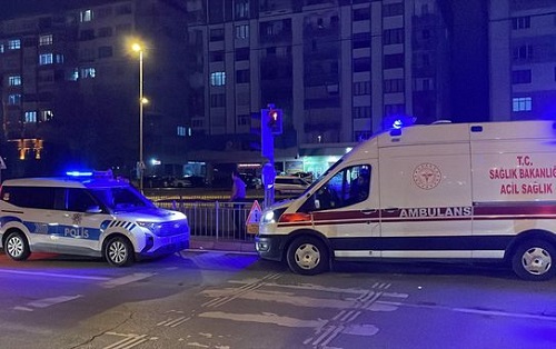 Batman’ın Petrolkent Mahallesi’nde 55 yaşındaki Seve Cihangir, evinin avlusundaki çöp