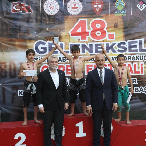 
Afşin’de düzenlenen 48. Afşin Eshab-ı Kehf Kültür ve Karakucak Güreş