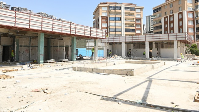 Yapımı hızla devam eden Kahramanmaraş Gençlik ve Spor Merkezi’nde yürütülen