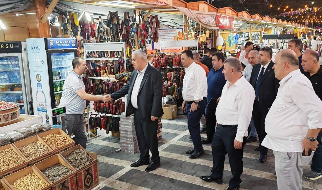 KMESOB Başkanı Ahmet Kuybu öncülüğündeki esnaf ve sanatkâr temsilcileri, Geleneksel