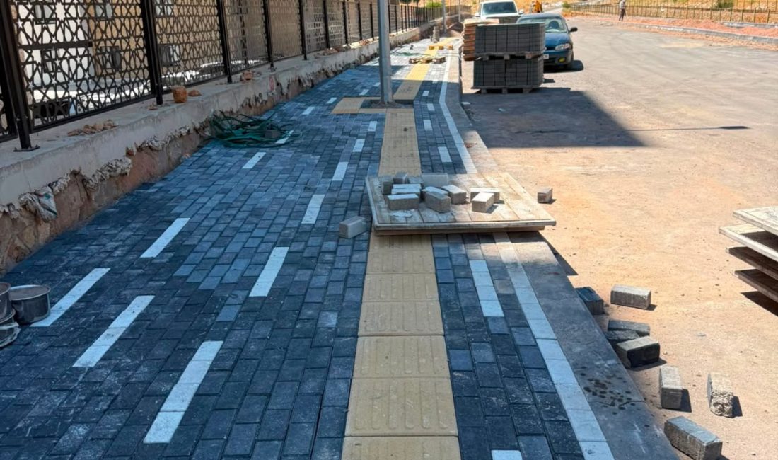 Onikişubat Belediyesi, ilçe merkezinin yanı sıra kırsal mahallelerde de ulaşım