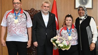 İsveç’te gerçekleştirilen 2026 Judown Judo Dünya Şampiyonası’nda altın madalya kazanan