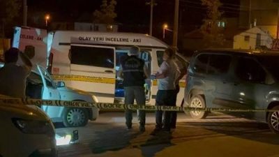 Kahramanmaraş’ın Onikişubat ilçesinde bir iş yerinin önünde çıkan silahlı kavgada