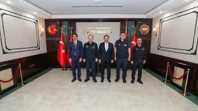 AFAD Başkanı Vali Ali Hamza Pehlivan, beraberindeki heyetle birlikte Hatay