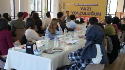 Büyükşehir Belediyesi ev sahipliğinde düzenlenen “Deprem Bölgesi Şehirlerine Özel Yazarlık