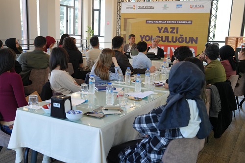 Büyükşehir Belediyesi ev sahipliğinde düzenlenen “Deprem Bölgesi Şehirlerine Özel Yazarlık