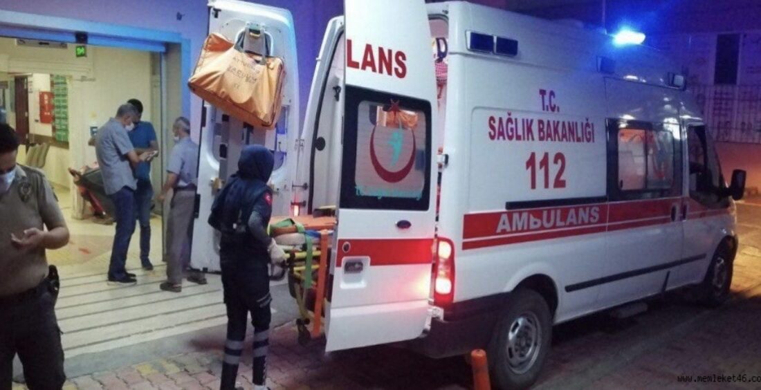 Afşin-Göksun karayolunda otomobil ile traktörün çarpışması sonucu meydana gelen trafik