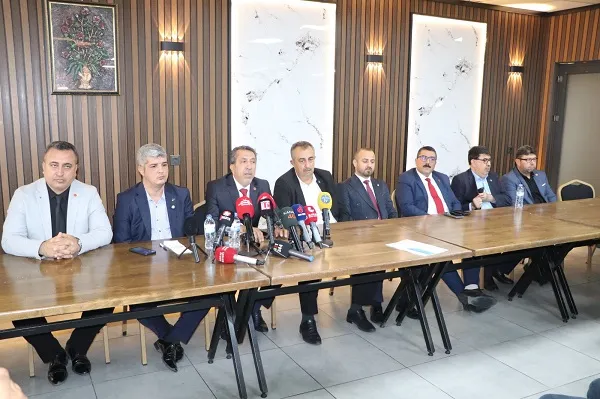 Yeniden Refah Partisi Kahramanmaraş teşkilatı, düzenlediği geniş katılımlı basın toplantısıyla